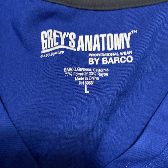 NWT Womens Size Large Scrub Top - Royal Blue- Greys Anatomy - Picture 2 of 3